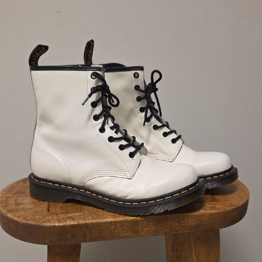Dr. Martens Womens 1460 / 11821 White Leather Combat Ankle Boots, Sz 11 US